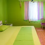 Jovis דרבניק