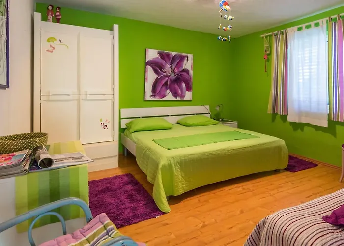 Jovis בית נופש דרבניק