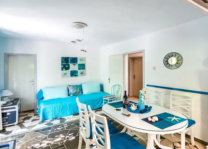 Jovis בית נופש דרבניק